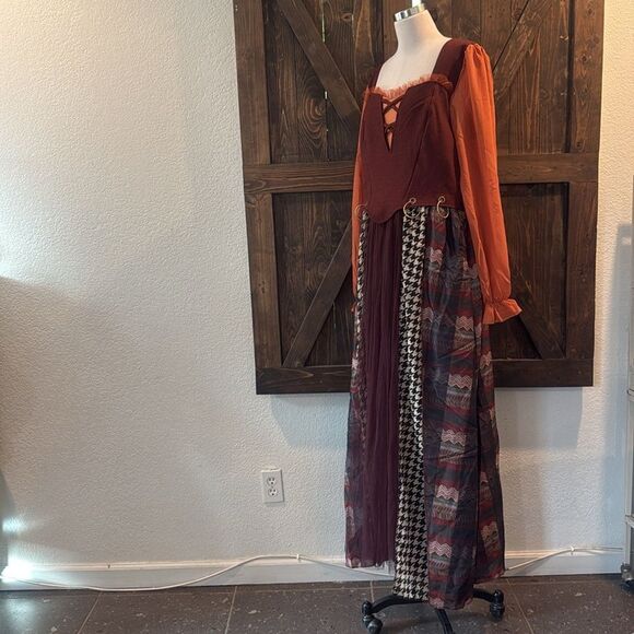 Spirit Halloween Hocus Pocus Mary Sanderson Costume for Adults Witch Cos… - Picture 6 of 12